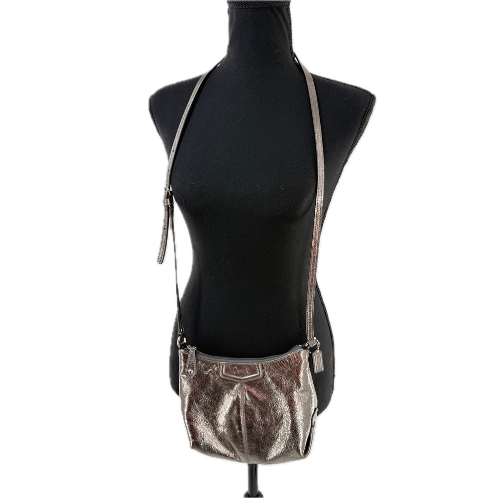 Coach Metallic Pewter Silver Patent Leather Crossbody Bag Poppy Scribble Logo - Picture 16 of 16
